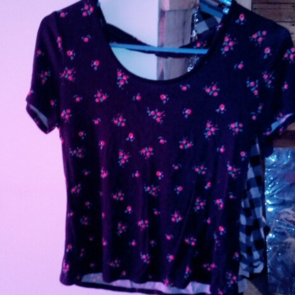 Flower belly shirt